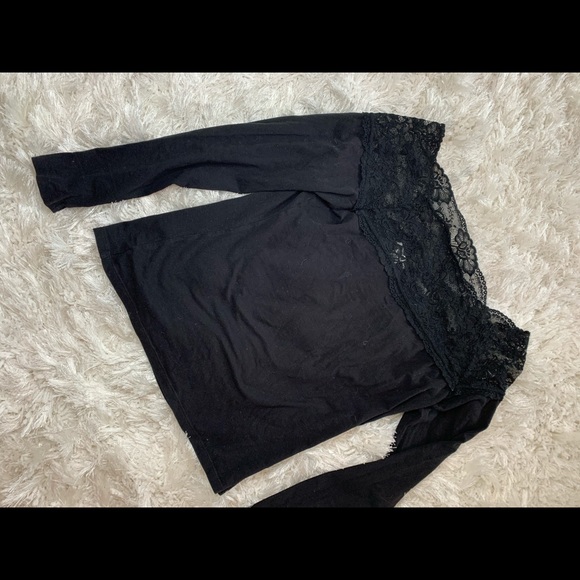 Shoulder to shoulder top - Picture 3 of 3